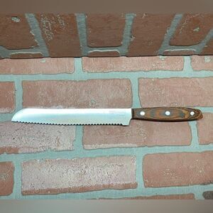 Phillippe Richard Bread Knife 8 inch Blade Serrated Black Handle 3 Rivets